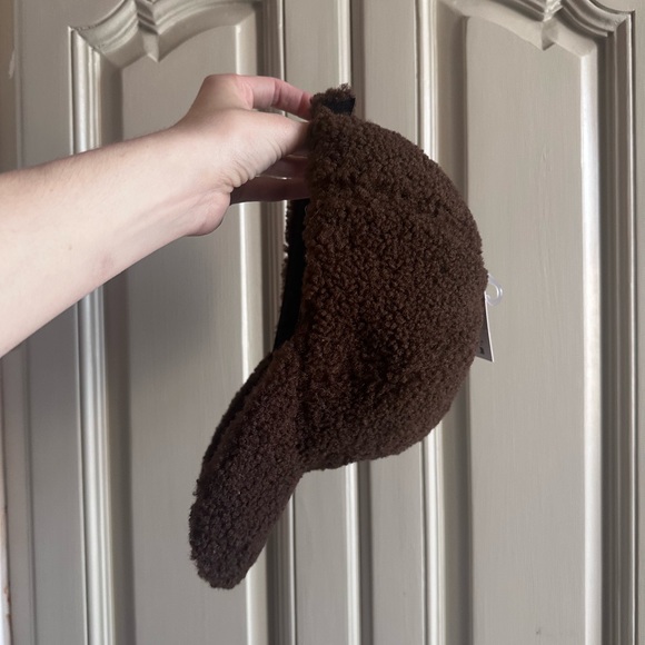 NWT Brown Shearling Cap with Red Heart - Picture 2 of 7